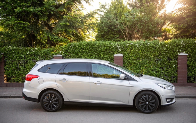 Ford Focus cena 38900 przebieg: 125000, rok produkcji 2016 z Szczecin małe 742